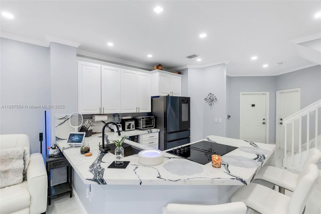 最近售出: $444,999 (2 贝兹, 2 浴室, 1312 平方英尺)