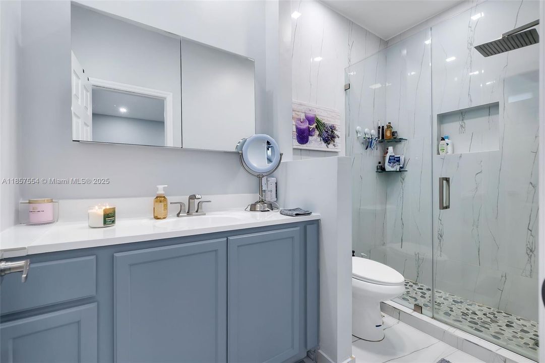 最近售出: $444,999 (2 贝兹, 2 浴室, 1312 平方英尺)