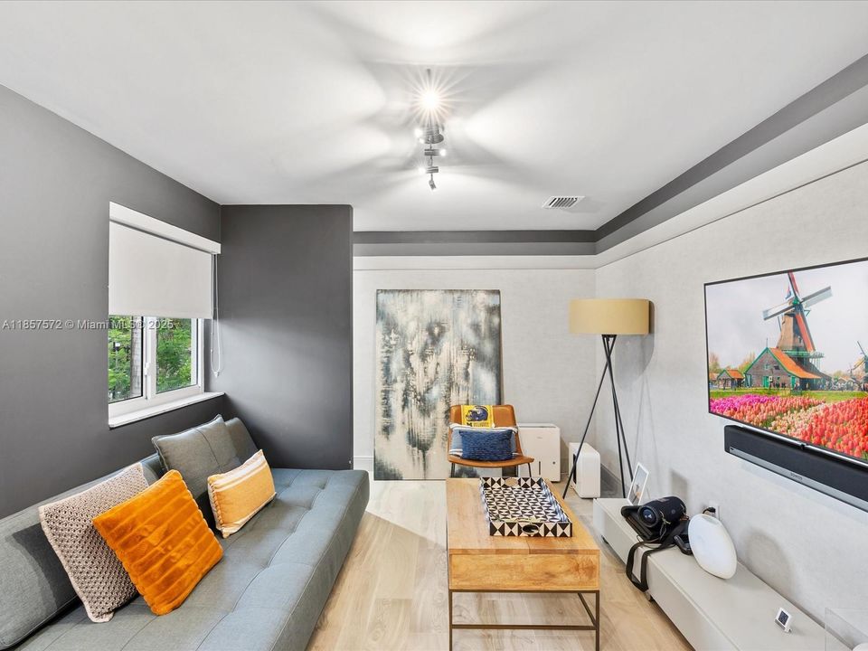 На продажу: $17,975,000 (4 спален, 6 ванн, 5510 Квадратных фут)