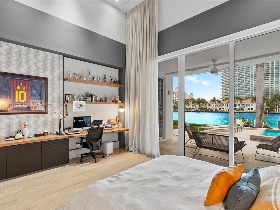 На продажу: $17,975,000 (4 спален, 6 ванн, 5510 Квадратных фут)