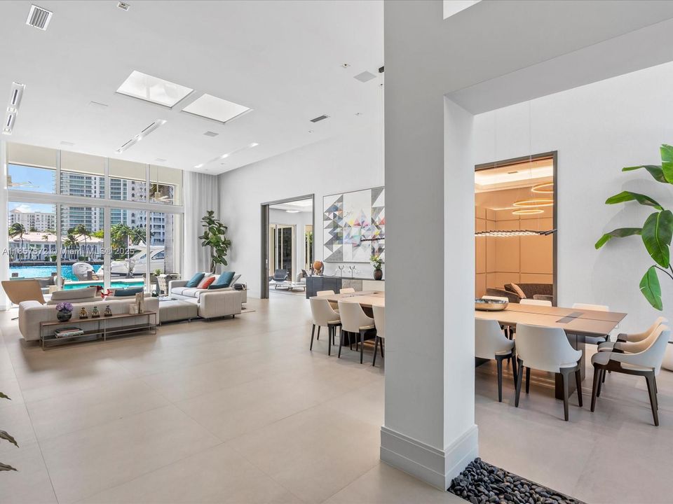 На продажу: $17,975,000 (4 спален, 6 ванн, 5510 Квадратных фут)