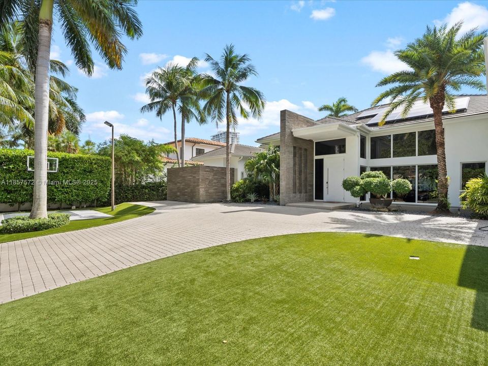 На продажу: $17,975,000 (4 спален, 6 ванн, 5510 Квадратных фут)