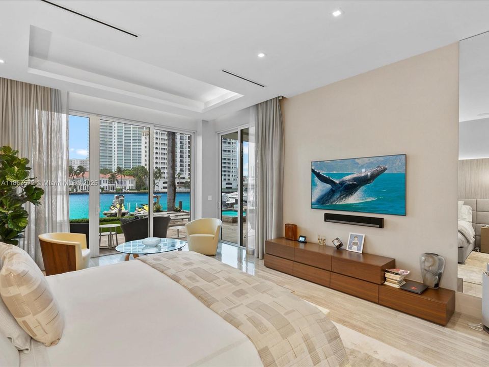 На продажу: $17,975,000 (4 спален, 6 ванн, 5510 Квадратных фут)