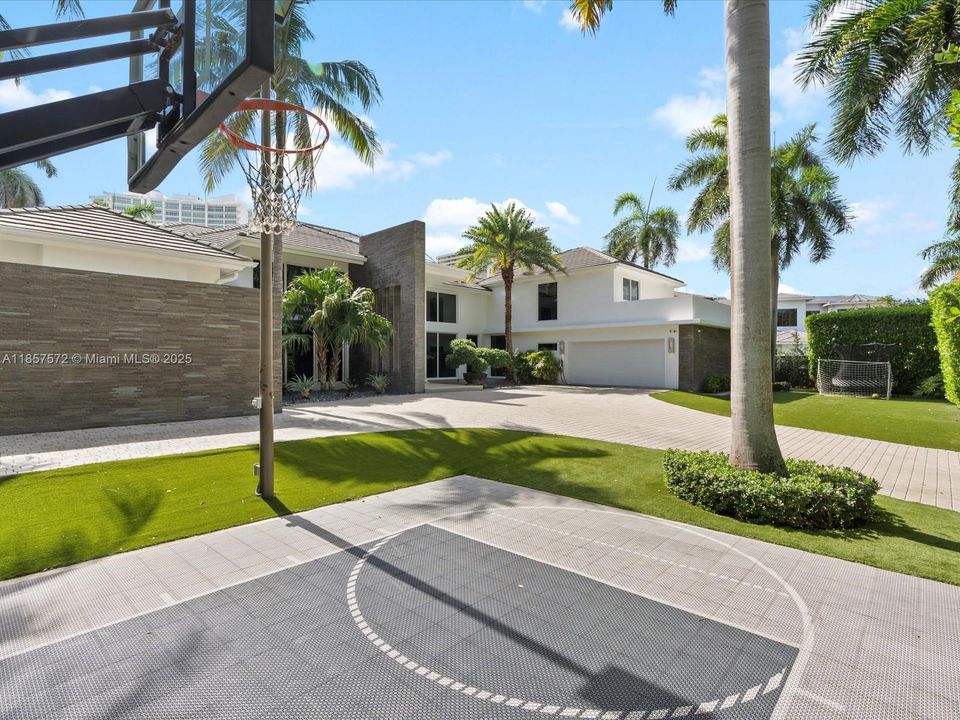 На продажу: $17,975,000 (4 спален, 6 ванн, 5510 Квадратных фут)