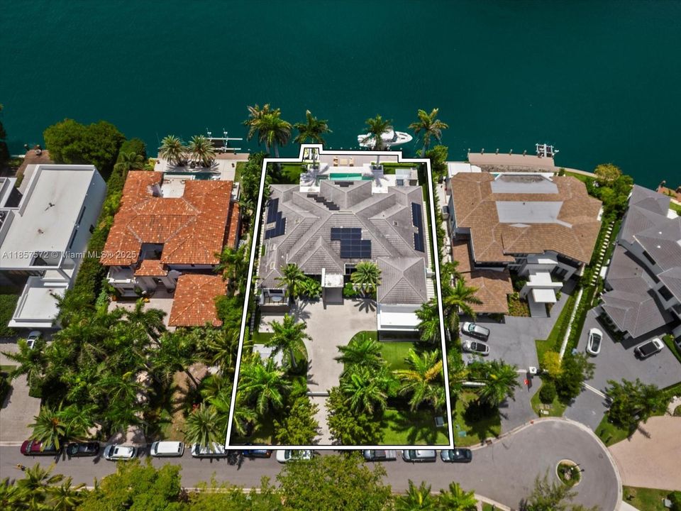 На продажу: $17,975,000 (4 спален, 6 ванн, 5510 Квадратных фут)