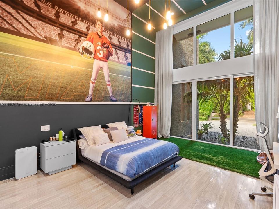 На продажу: $17,975,000 (4 спален, 6 ванн, 5510 Квадратных фут)