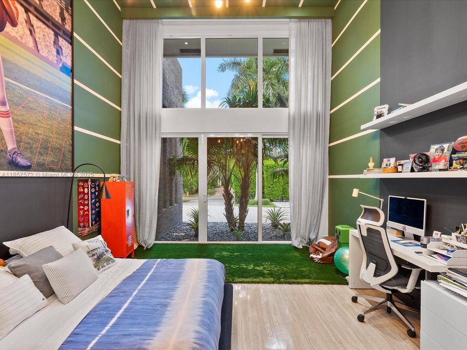 На продажу: $17,975,000 (4 спален, 6 ванн, 5510 Квадратных фут)