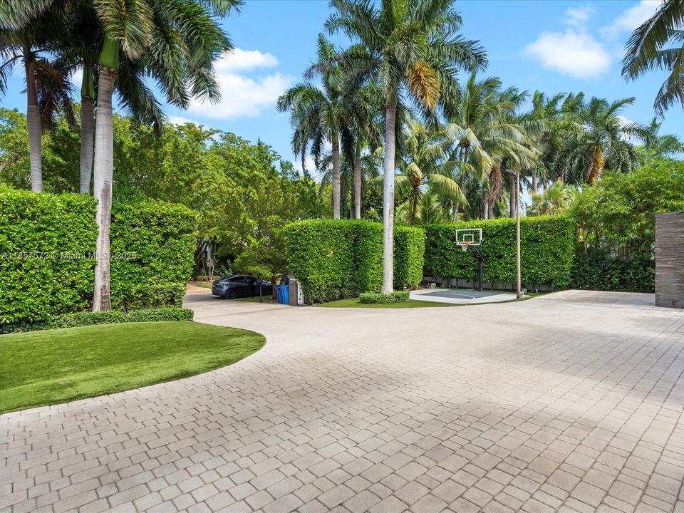 На продажу: $17,975,000 (4 спален, 6 ванн, 5510 Квадратных фут)