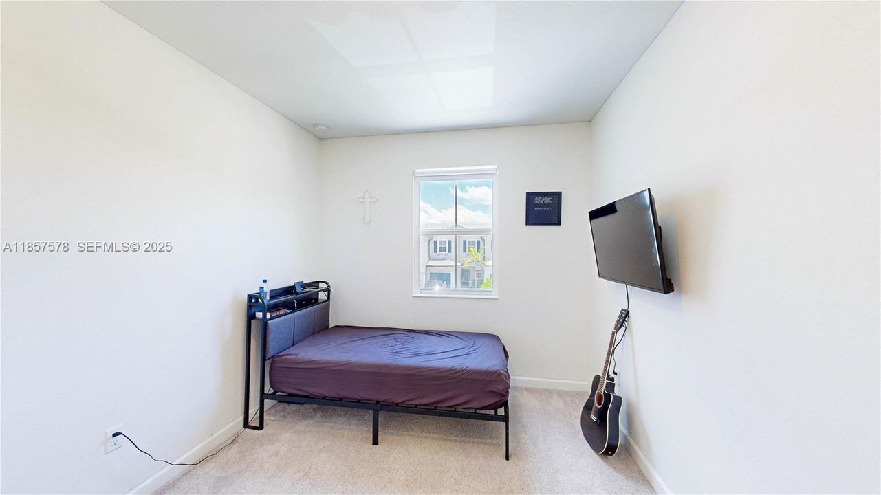 На продажу: $480,000 (3 спален, 2 ванн, 1827 Квадратных фут)