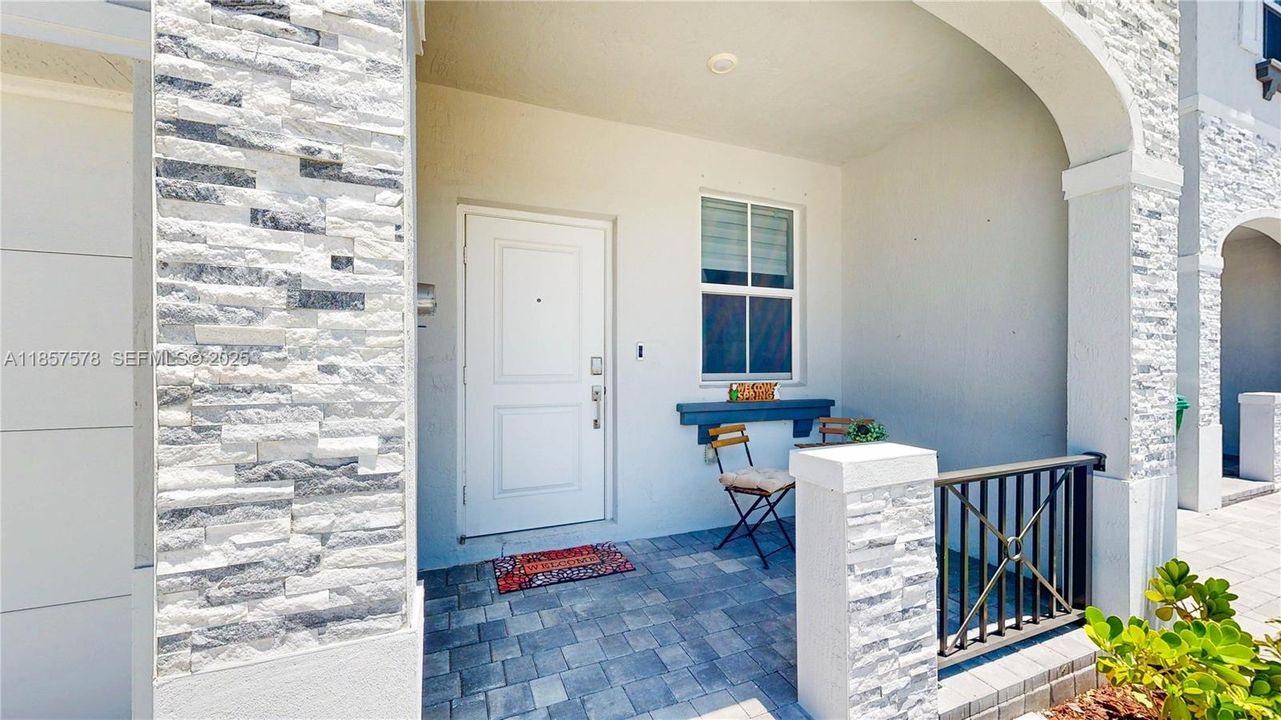 На продажу: $480,000 (3 спален, 2 ванн, 1827 Квадратных фут)