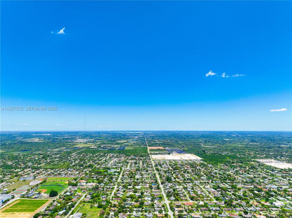 На продажу: $480,000 (3 спален, 2 ванн, 1827 Квадратных фут)