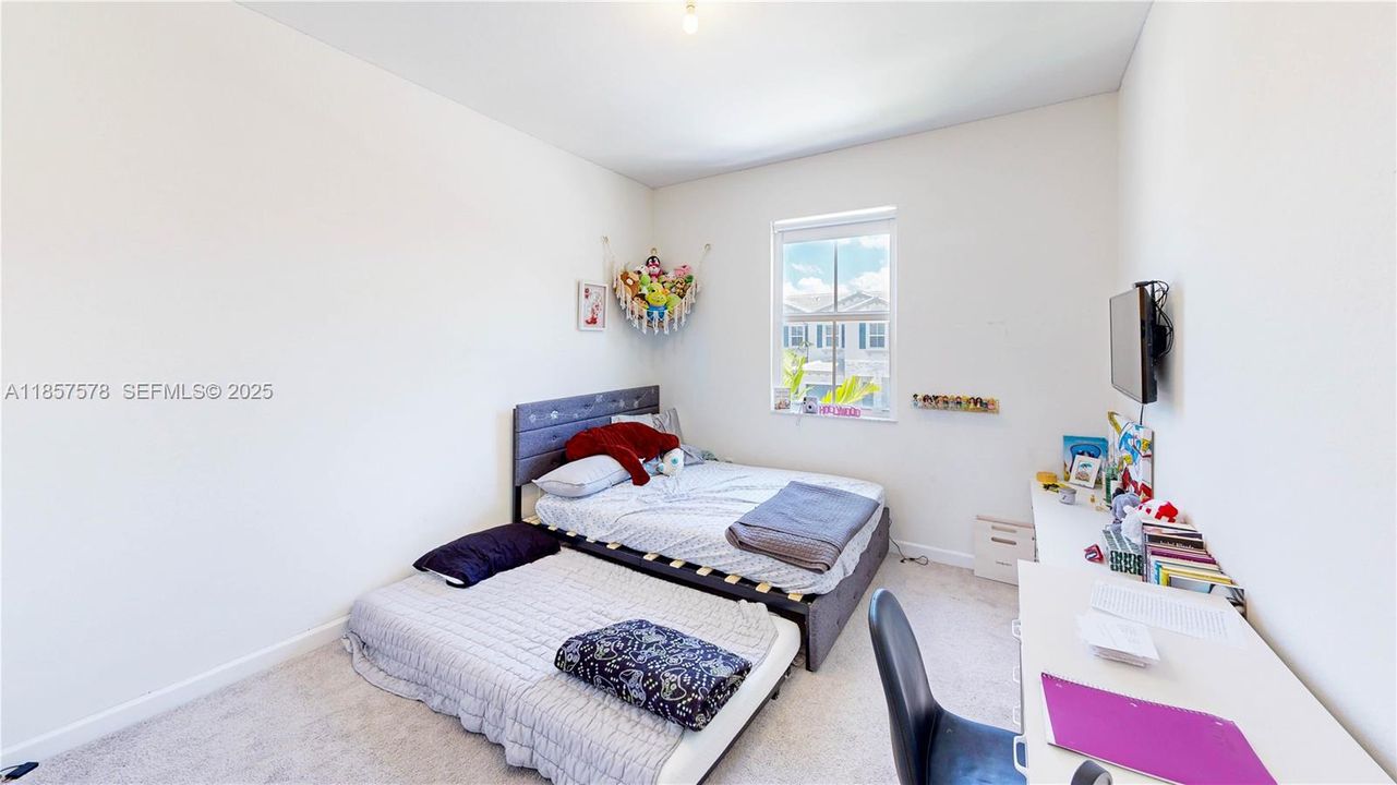 На продажу: $480,000 (3 спален, 2 ванн, 1827 Квадратных фут)