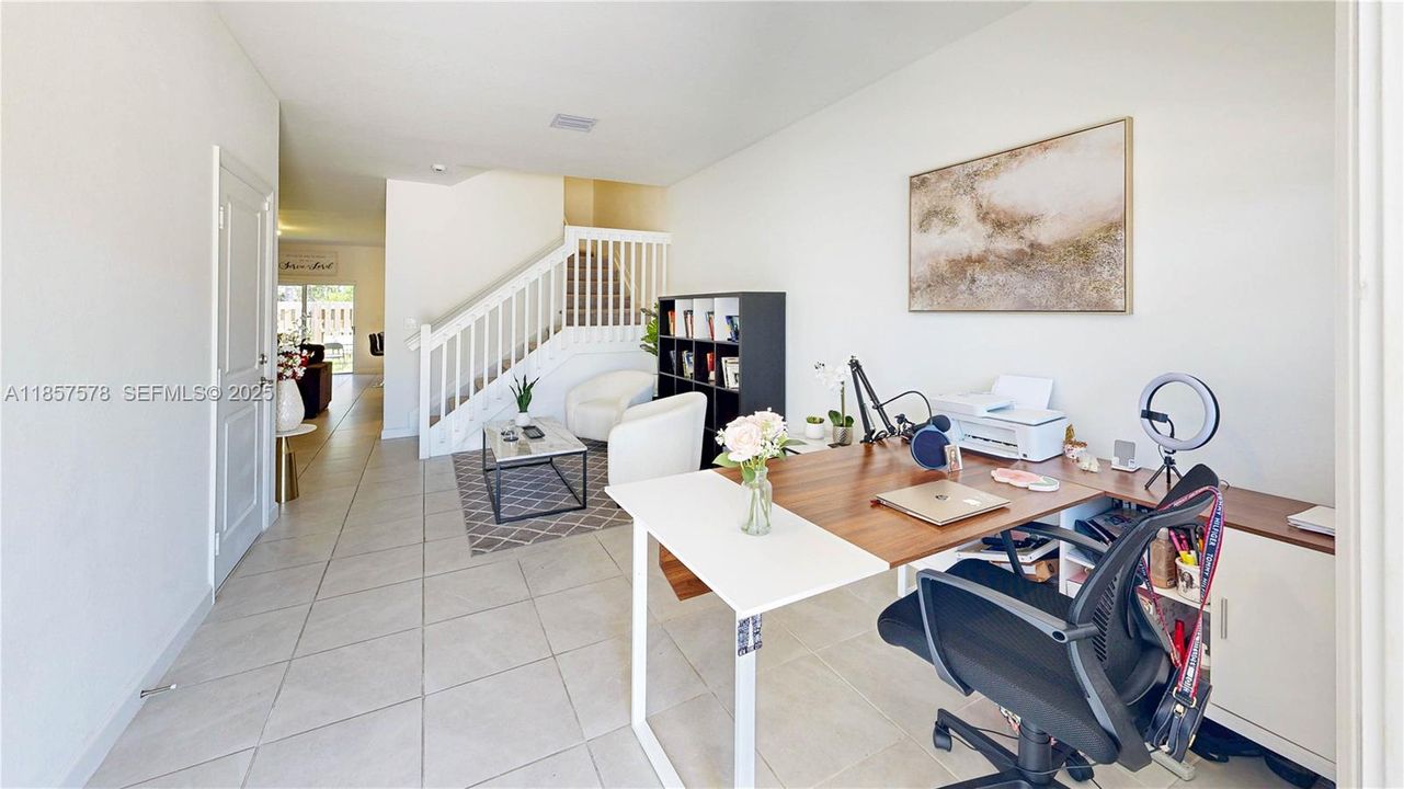 На продажу: $480,000 (3 спален, 2 ванн, 1827 Квадратных фут)