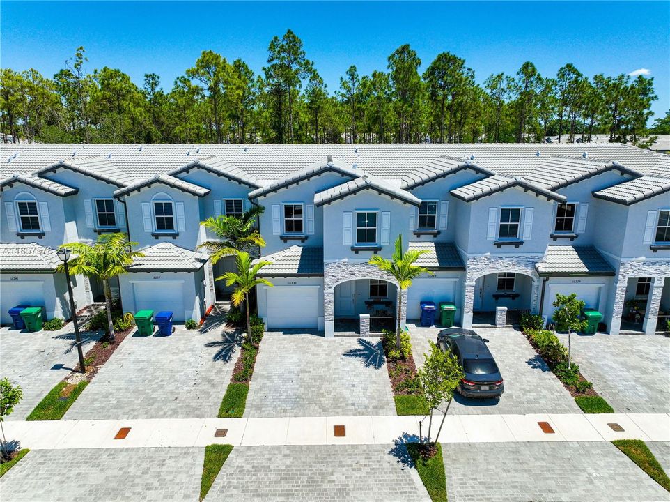 На продажу: $480,000 (3 спален, 2 ванн, 1827 Квадратных фут)