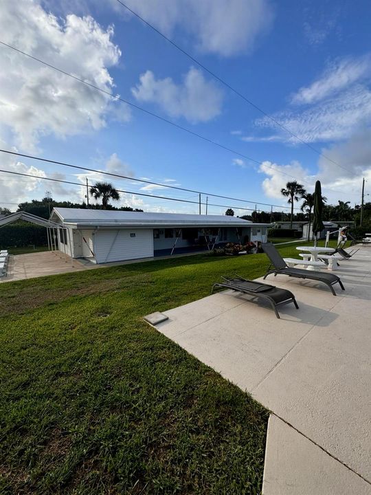 CLUBHOUSE