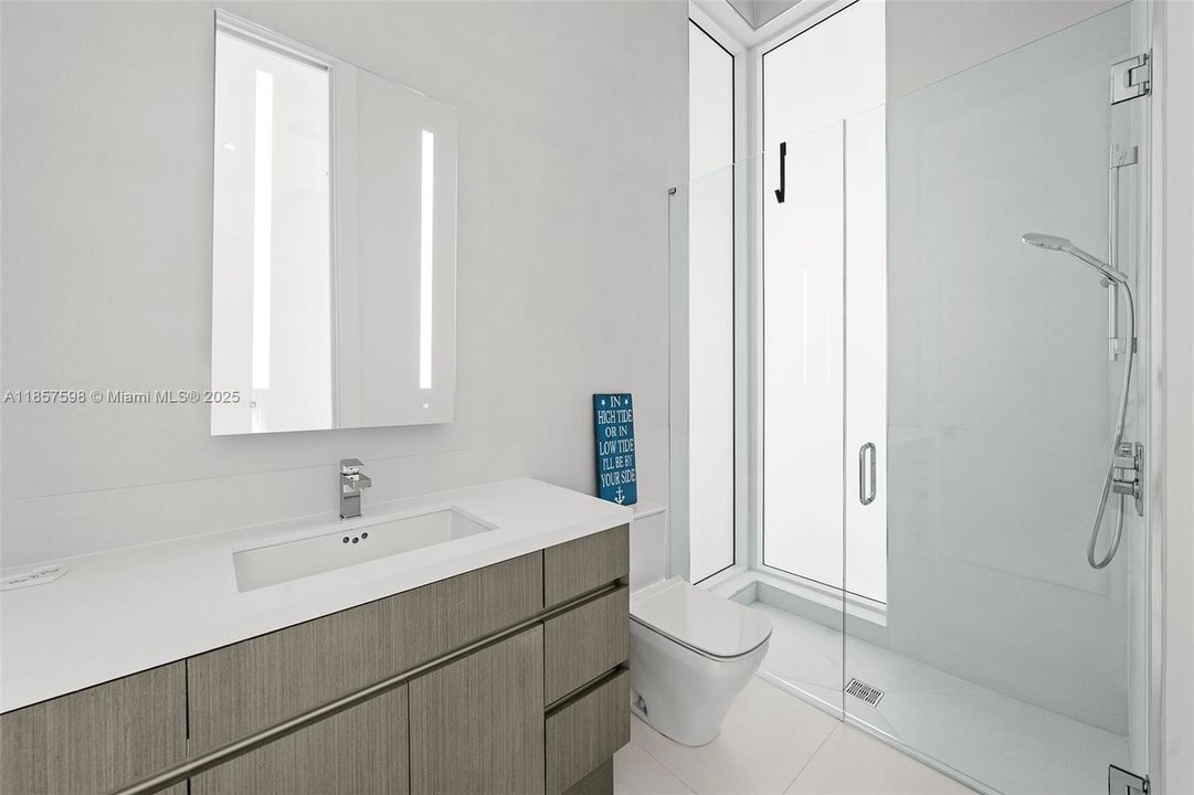 待售: $5,440,000 (3 贝兹, 2 浴室, 2690 平方英尺)