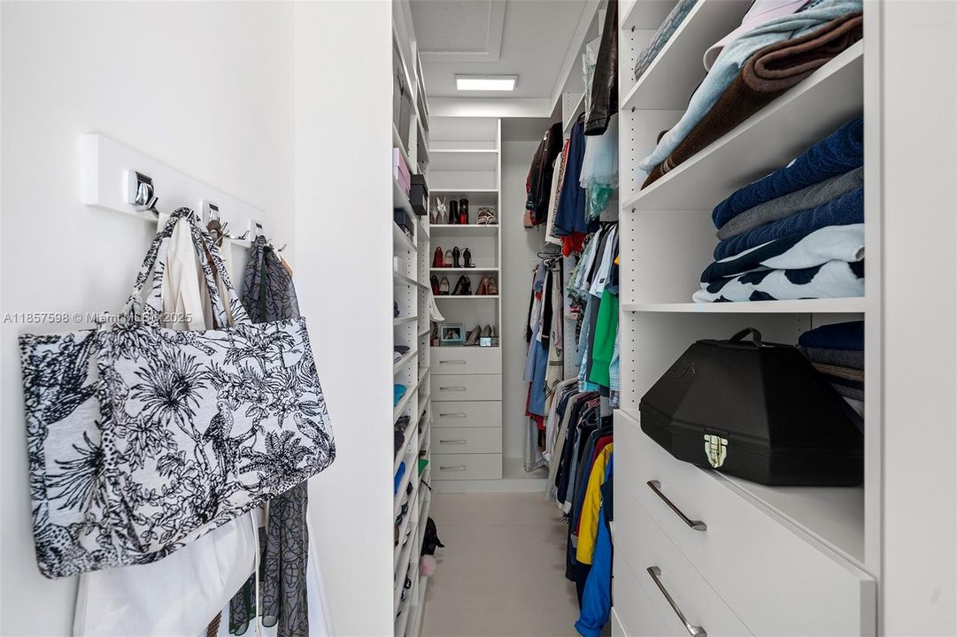 待售: $5,440,000 (3 贝兹, 2 浴室, 2690 平方英尺)