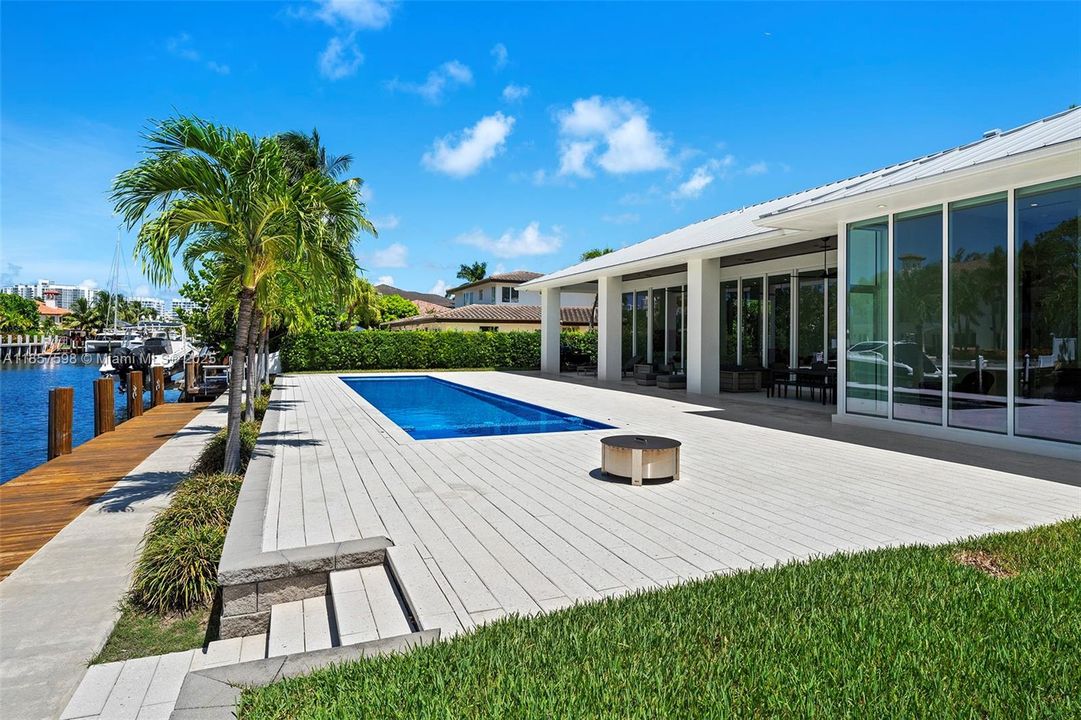 待售: $5,440,000 (3 贝兹, 2 浴室, 2690 平方英尺)