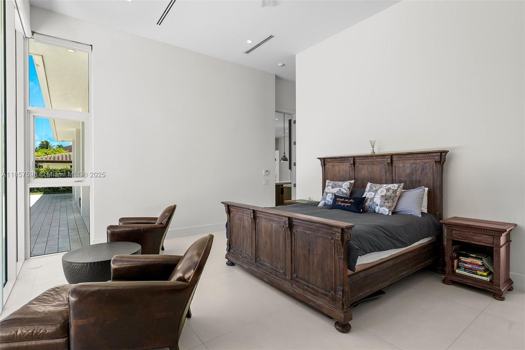 待售: $5,440,000 (3 贝兹, 2 浴室, 2690 平方英尺)