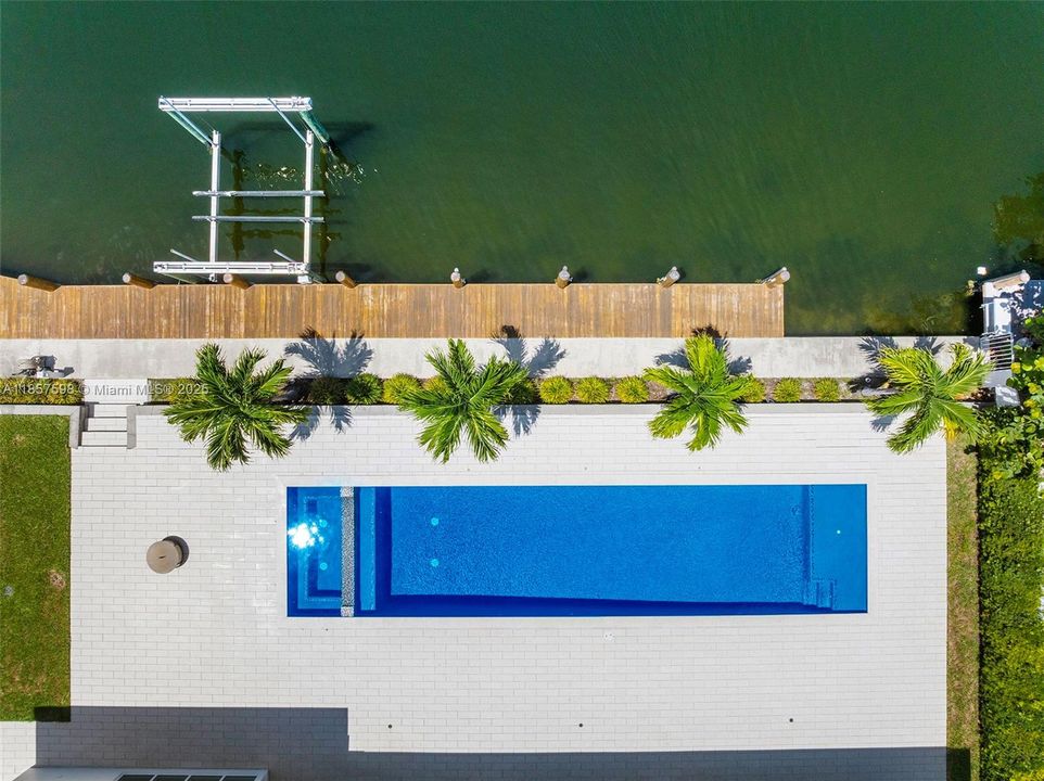 待售: $5,440,000 (3 贝兹, 2 浴室, 2690 平方英尺)