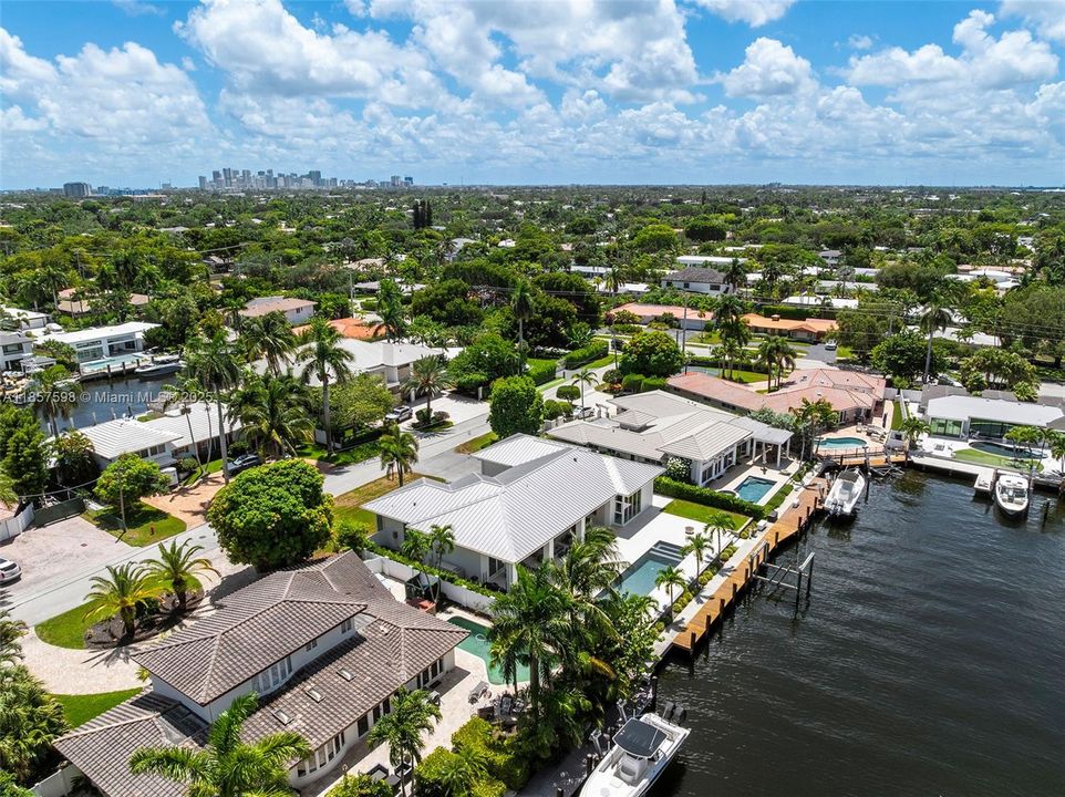 待售: $5,440,000 (3 贝兹, 2 浴室, 2690 平方英尺)