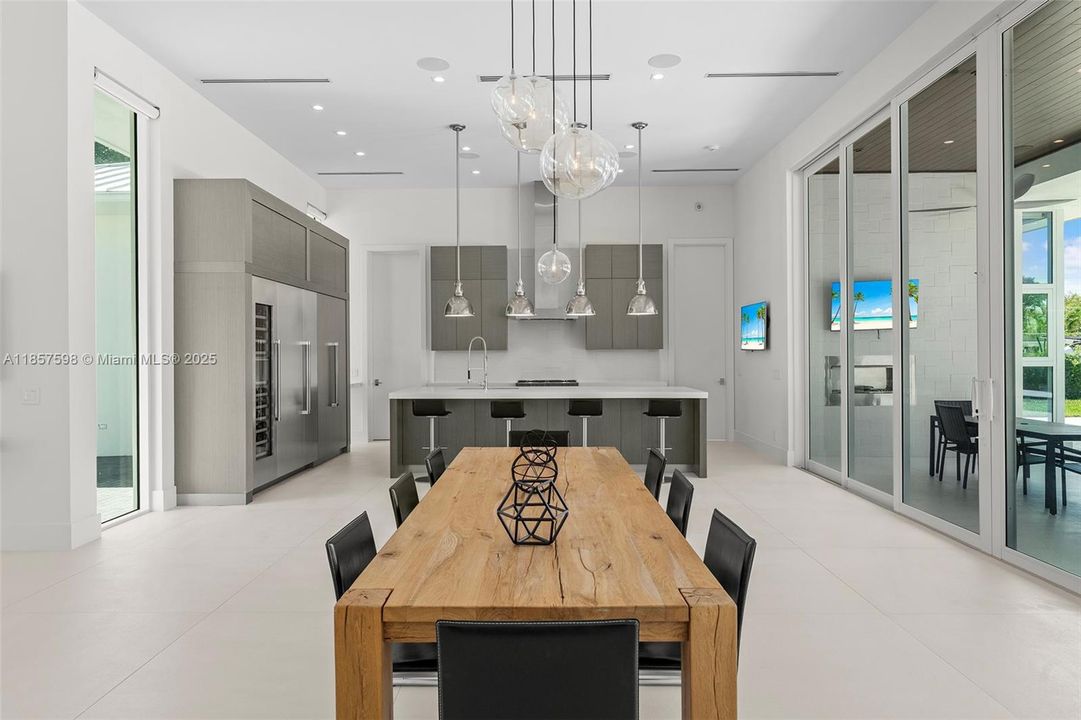 待售: $5,440,000 (3 贝兹, 2 浴室, 2690 平方英尺)