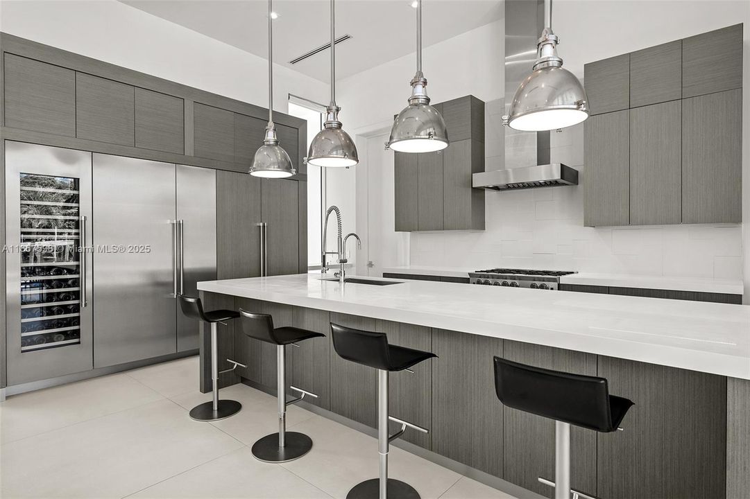 待售: $5,440,000 (3 贝兹, 2 浴室, 2690 平方英尺)