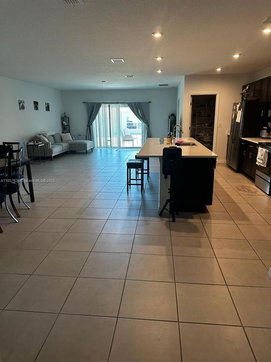 En Venta: $399,000 (4 camas, 3 baños, 0 Pies cuadrados)