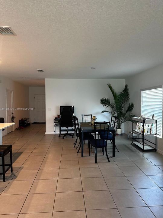 En Venta: $399,000 (4 camas, 3 baños, 0 Pies cuadrados)