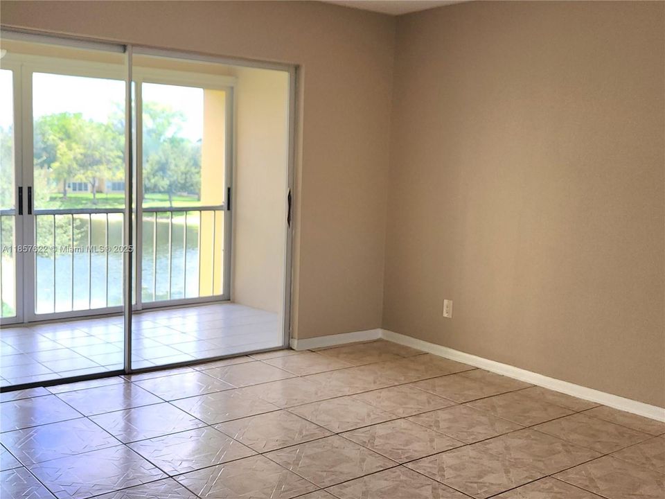 Active With Contract: $91,000 (1 beds, 1 baths, 660 Square Feet)