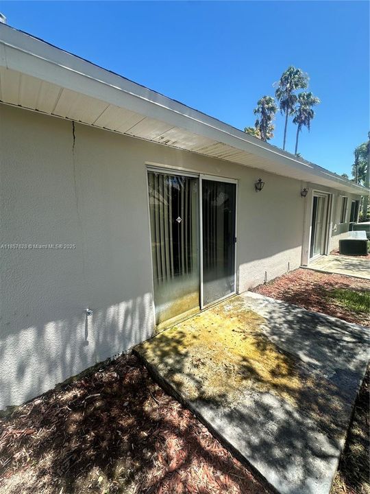 Active With Contract: $165,000 (2 beds, 2 baths, 1057 Square Feet)