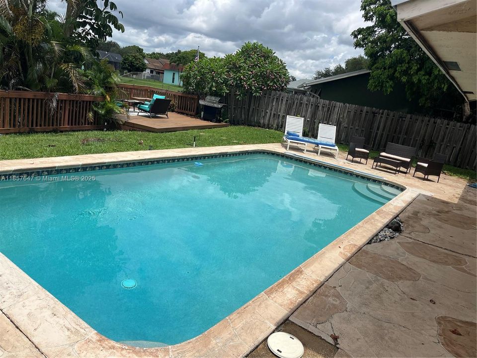 En Venta: $725,000 (3 camas, 2 baños, 1608 Pies cuadrados)