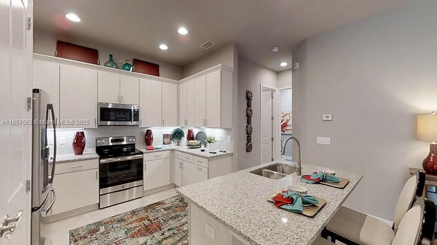 待售: $412,000 (3 贝兹, 3 浴室, 2097 平方英尺)