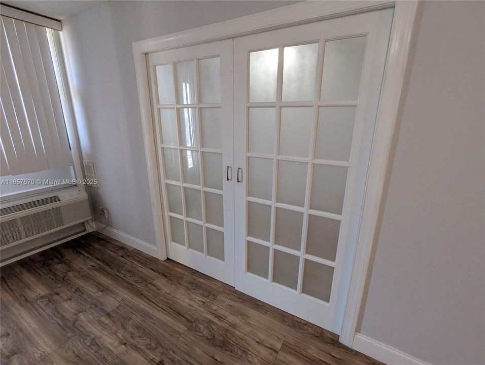 Под контрактом: $1,425 (1 спален, 1 ванн, 541 Квадратных фут)