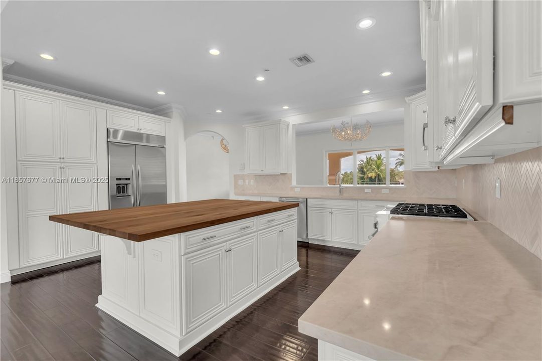 En Venta: $2,750,000 (3 camas, 2 baños, 2367 Pies cuadrados)