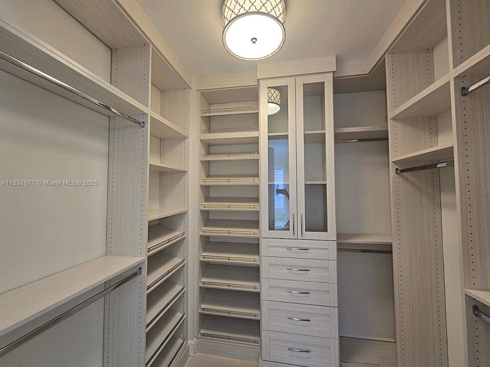 En Venta: $2,750,000 (3 camas, 2 baños, 2367 Pies cuadrados)