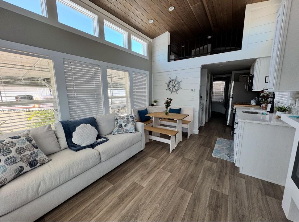 待售: $879,000 (2 贝兹, 1 浴室, 0 平方英尺)