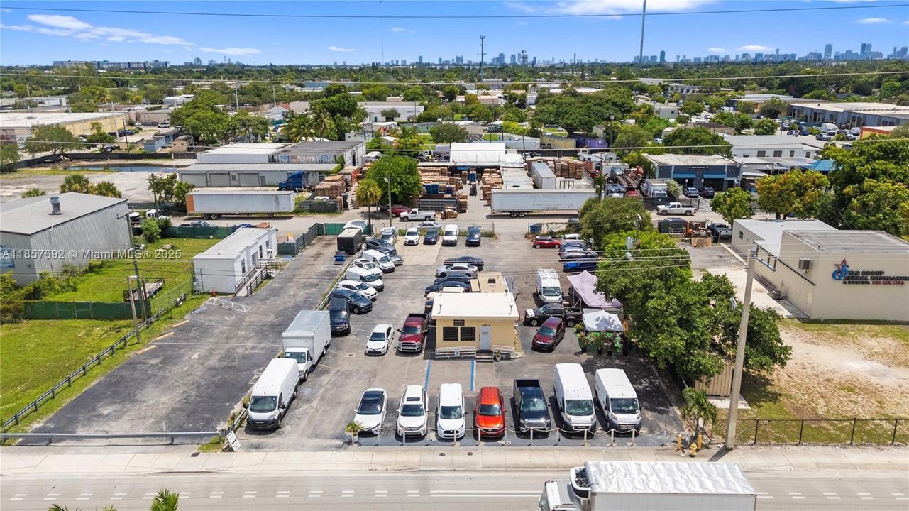 В аренду: $12,500 (0 спален, 0 ванн, 0 Квадратных фут)