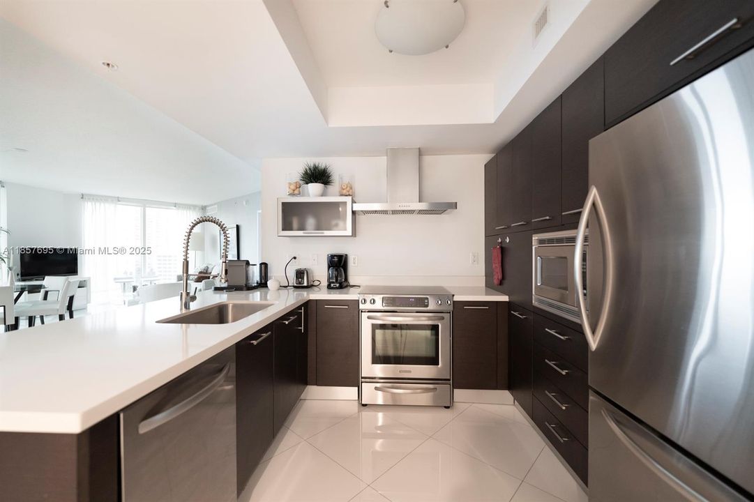 En Venta: $870,000 (3 camas, 2 baños, 1447 Pies cuadrados)