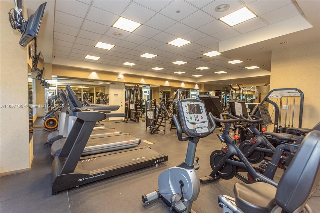 For Sale: $1,300,000 (2 beds, 2 baths, 1740 Square Feet)