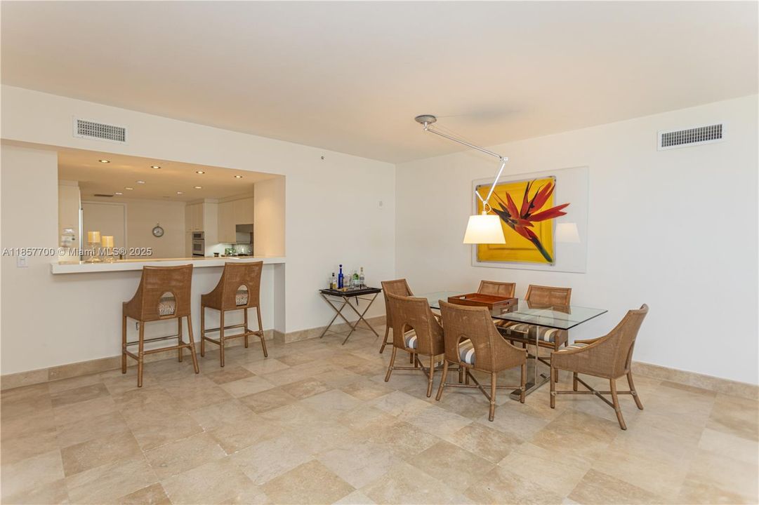 For Sale: $1,300,000 (2 beds, 2 baths, 1740 Square Feet)