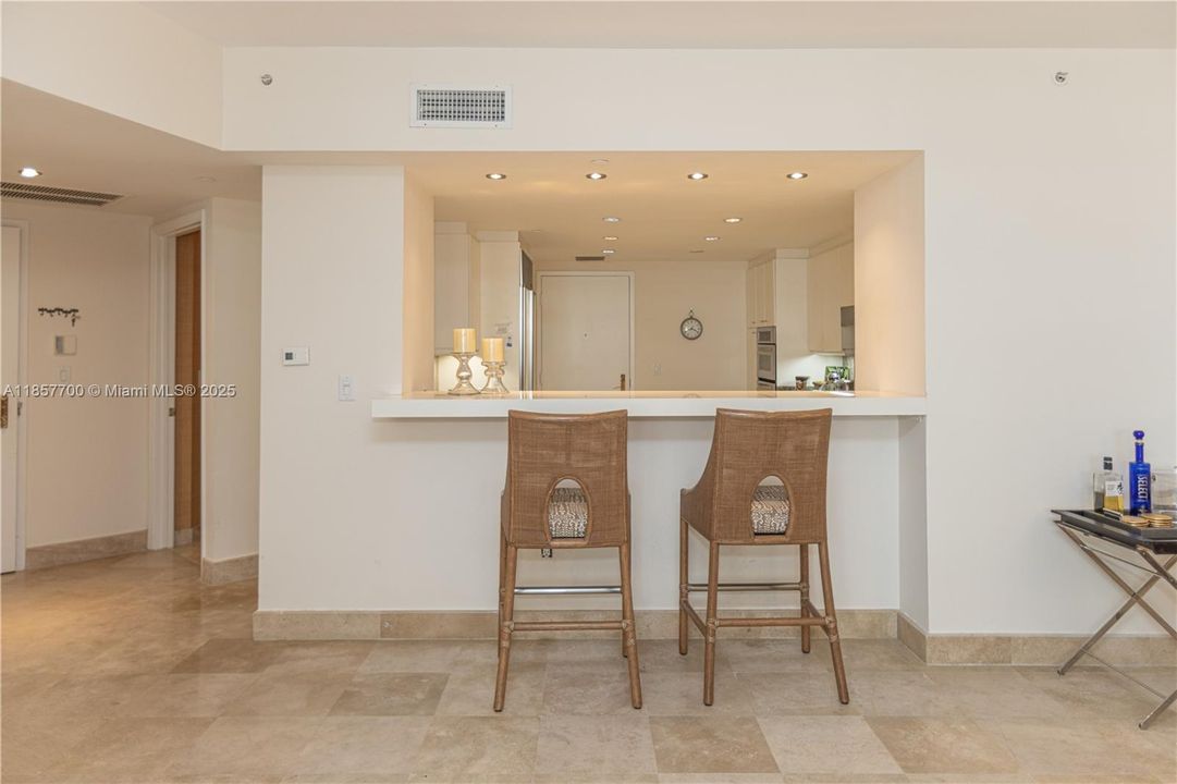 For Sale: $1,300,000 (2 beds, 2 baths, 1740 Square Feet)