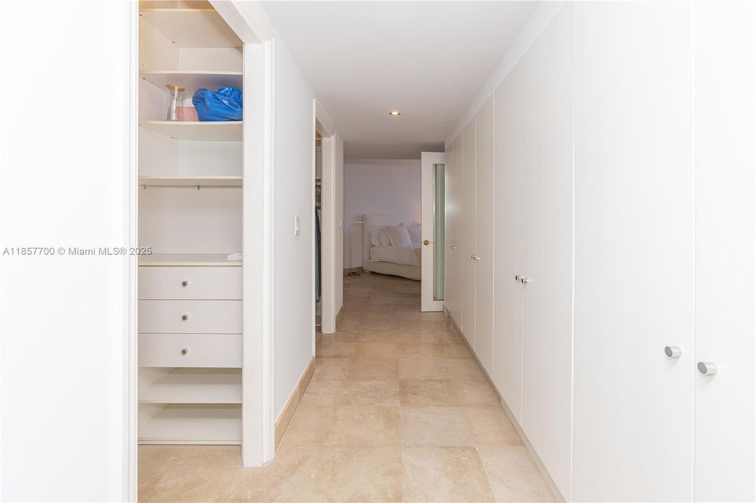 For Sale: $1,300,000 (2 beds, 2 baths, 1740 Square Feet)