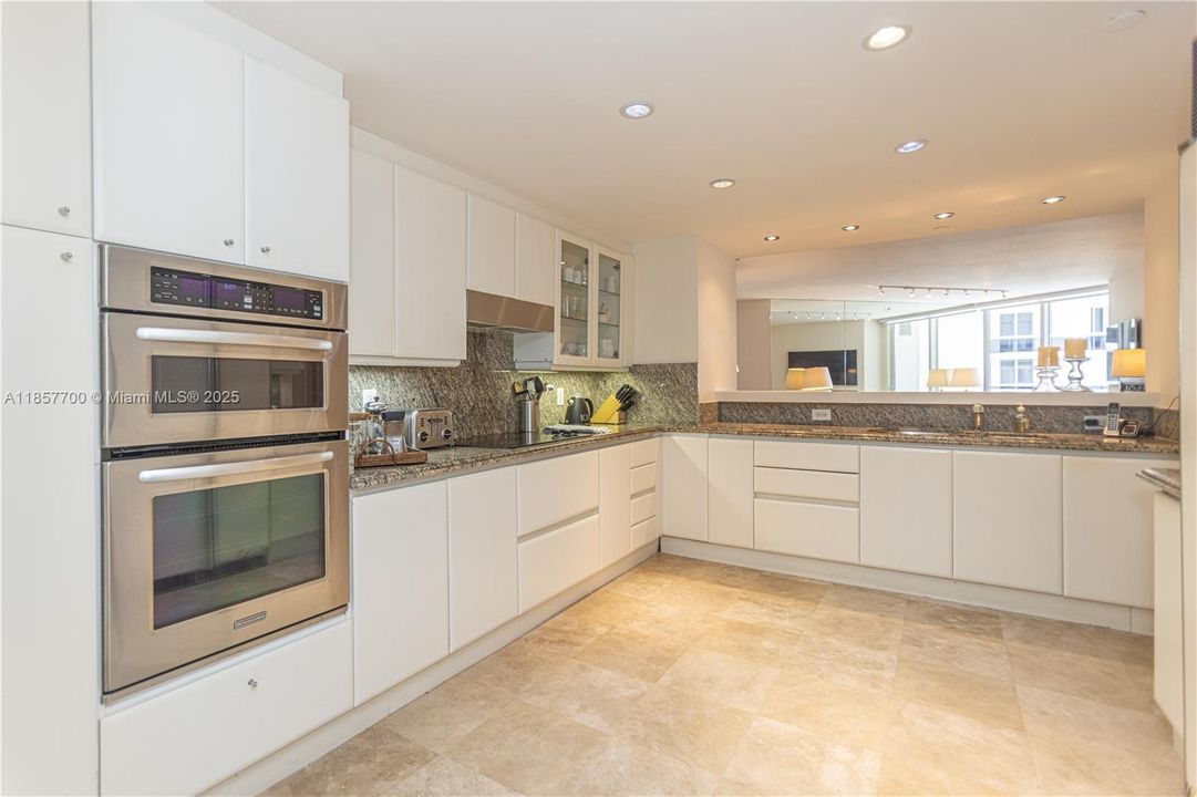 For Sale: $1,300,000 (2 beds, 2 baths, 1740 Square Feet)