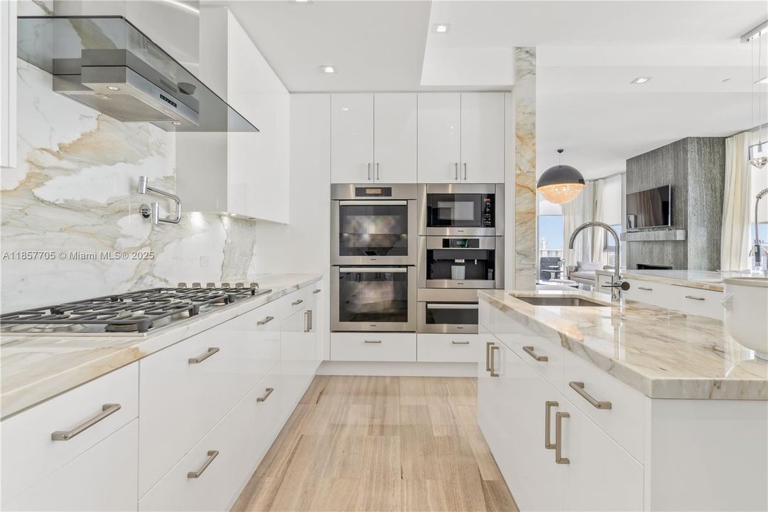 For Sale: $7,400,000 (3 beds, 6 baths, 4609 Square Feet)