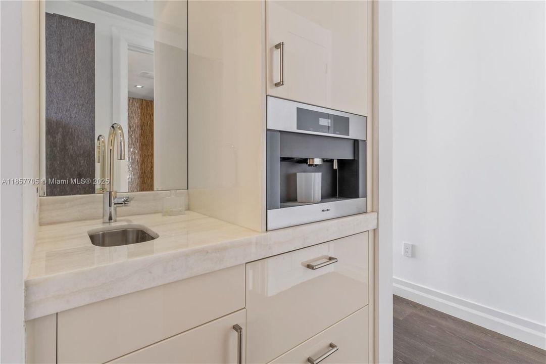 For Sale: $7,400,000 (3 beds, 6 baths, 4609 Square Feet)