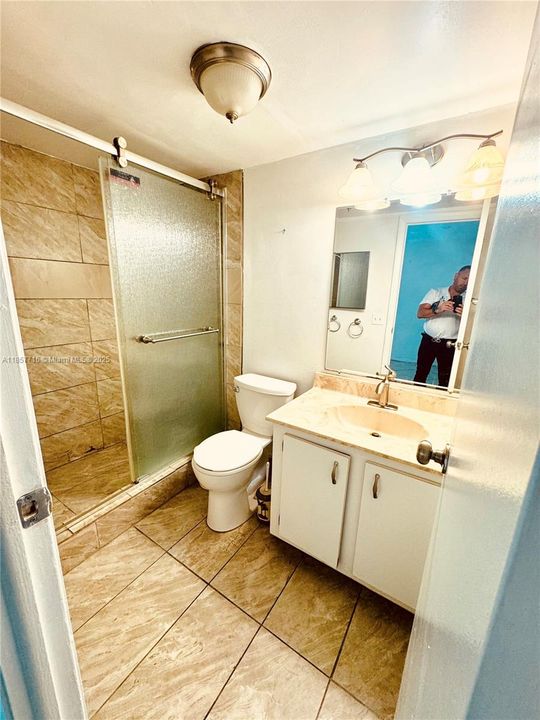 Под контрактом: $99,000 (2 спален, 2 ванн, 1130 Квадратных фут)