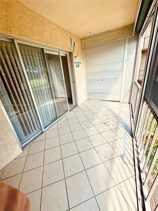 Под контрактом: $99,000 (2 спален, 2 ванн, 1130 Квадратных фут)