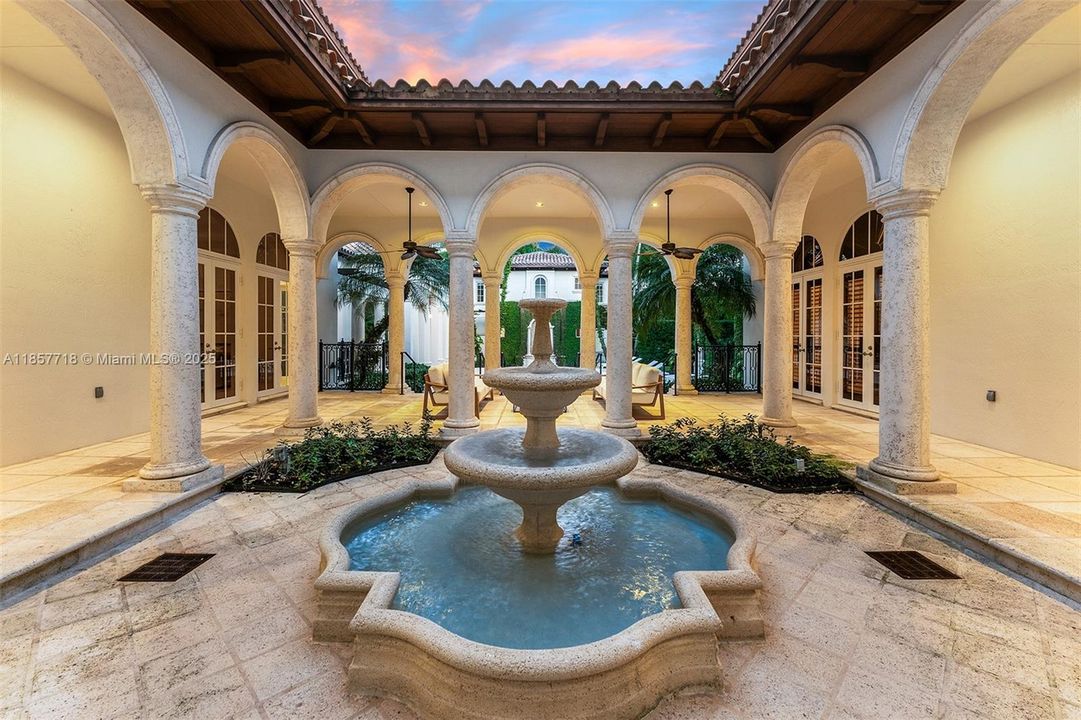 En Renta: $39,500 (9 camas, 8 baños, 8855 Pies cuadrados)