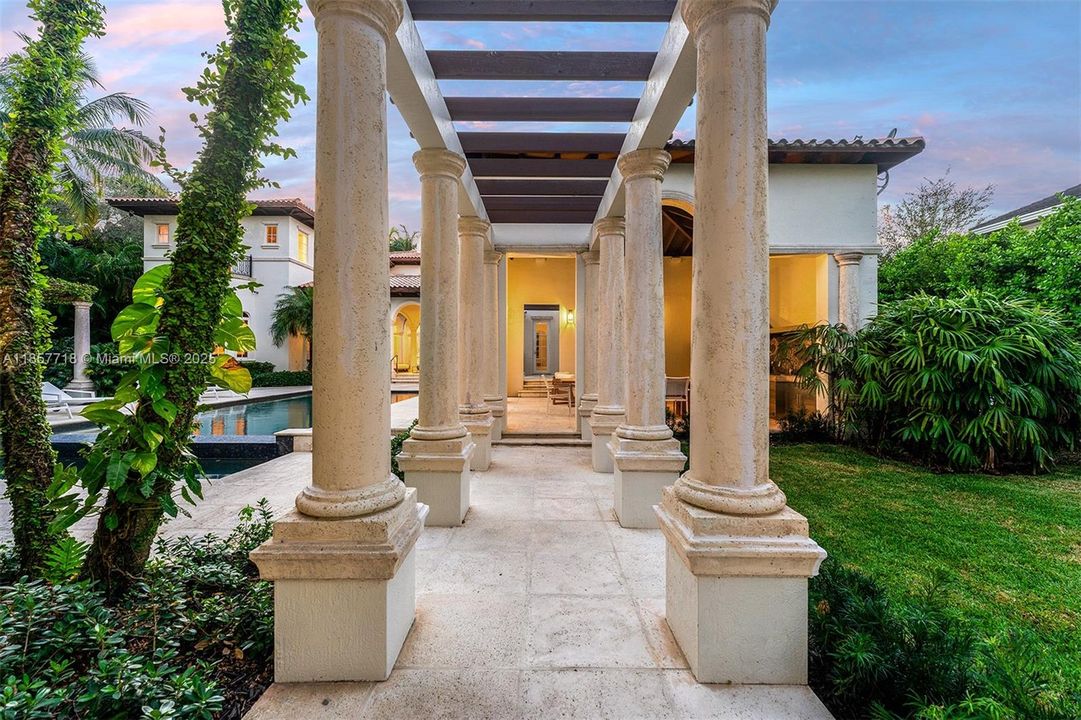 En Renta: $39,500 (9 camas, 8 baños, 8855 Pies cuadrados)